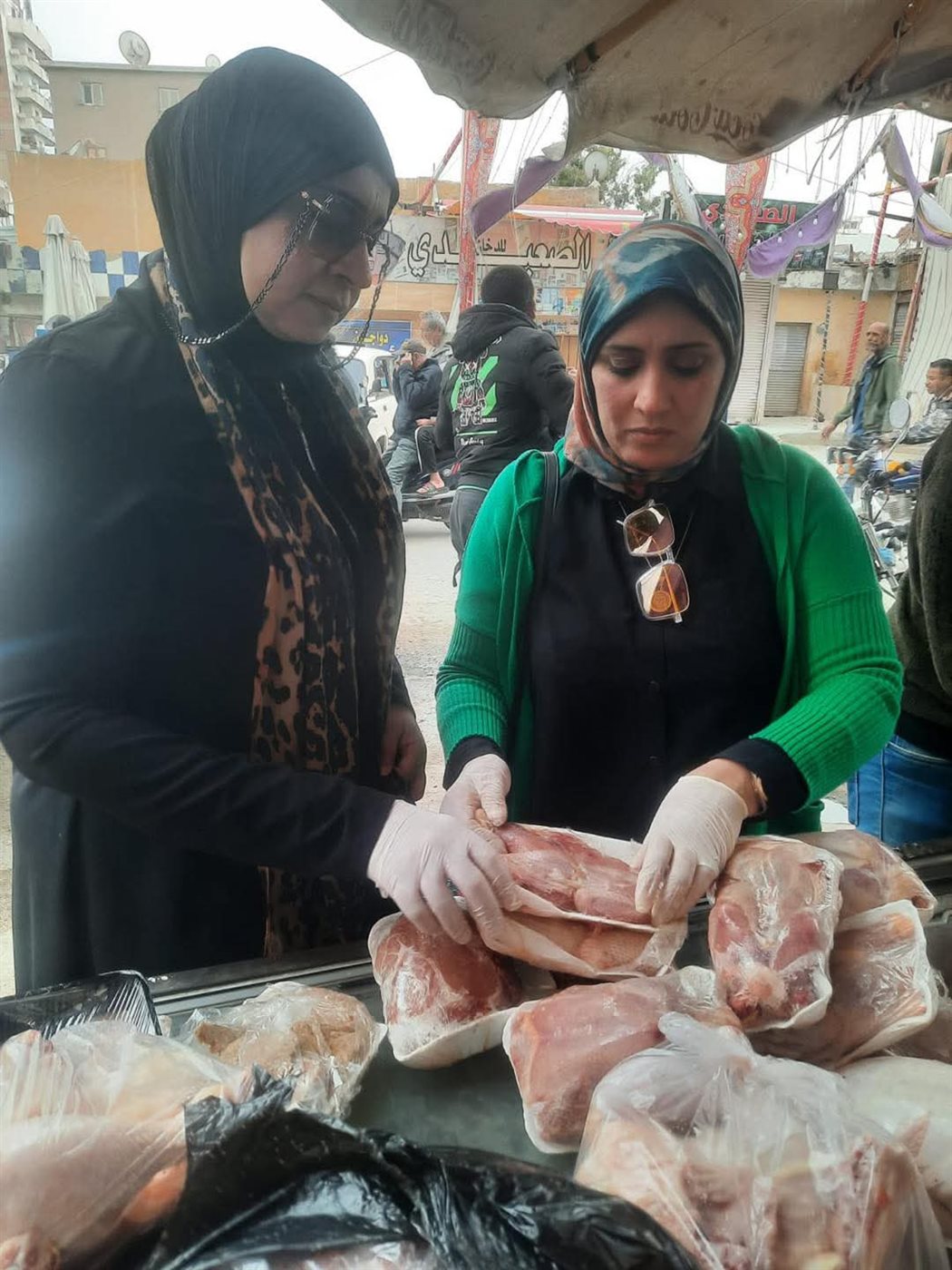 تموين السويس : ضبط 115كيلو &nbsp;أسماك ودواجن.. و1000 عبوة كاتشب ومياه غازية فاسدة