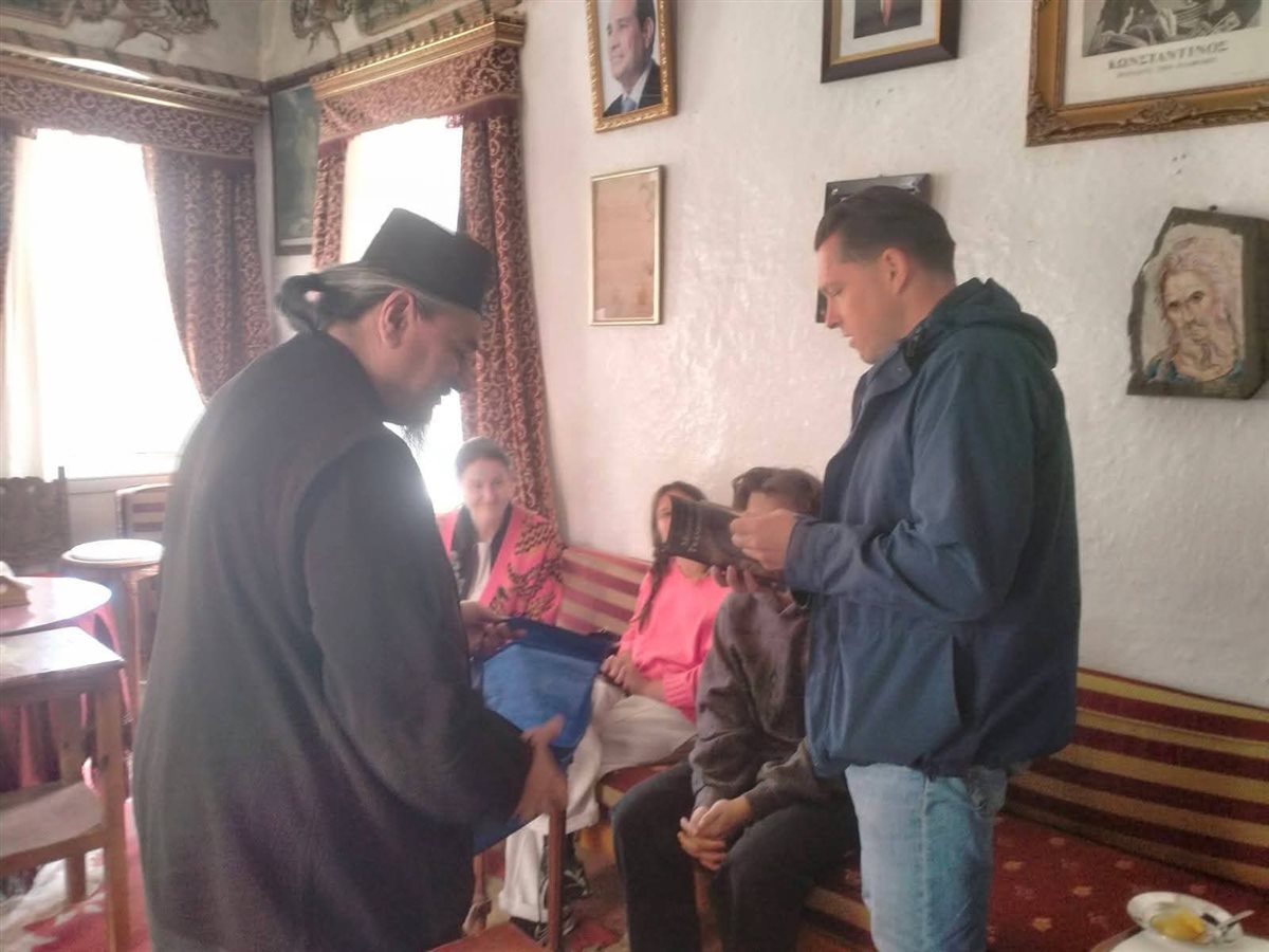 استقبل دير سانت كاترين بمحافظة جنوب سيناء السيدة آنا باردك القنصل العام لجمهورية بولندا لدى القاهرة في زيارة ثقافية وسياحية