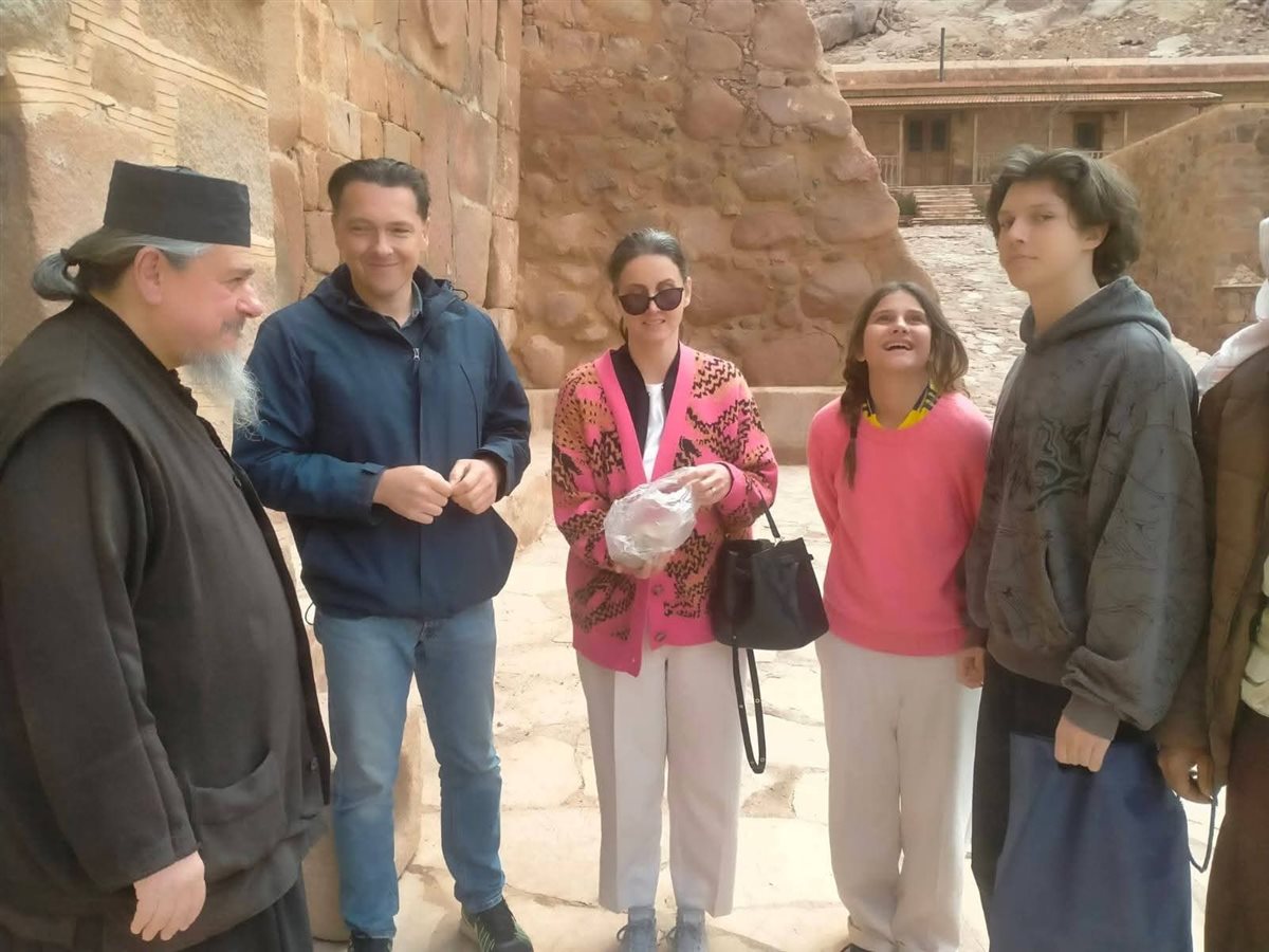 دير سانت كاترين يبهر القنصل البولندي بروحانيتة وتاريخة العريق