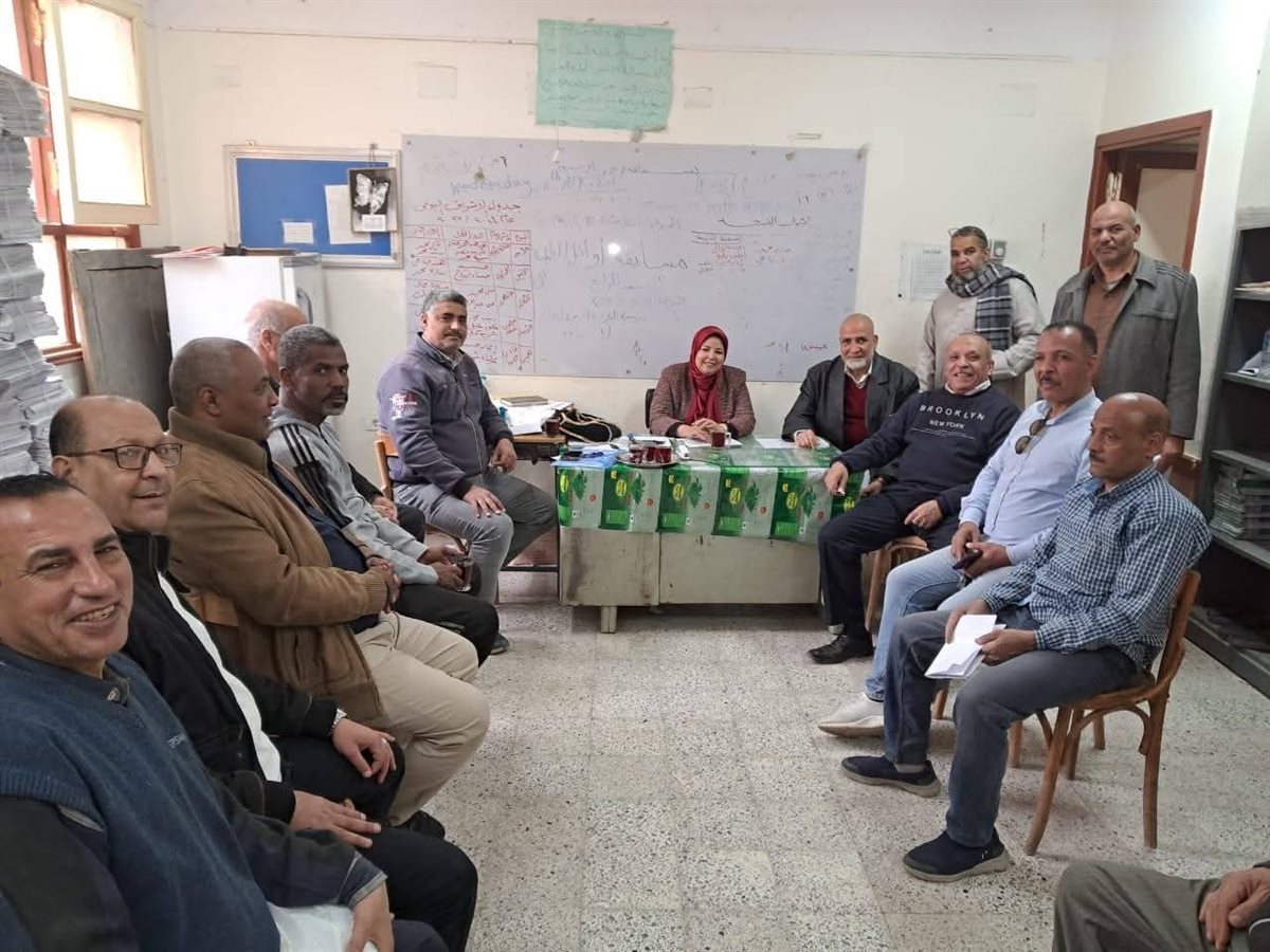 وكيل وزارة التعليم بأسيوط يعلن تشكيل غرفة عمليات متابعة حالة الطقس وغرف فرعية بالادارات