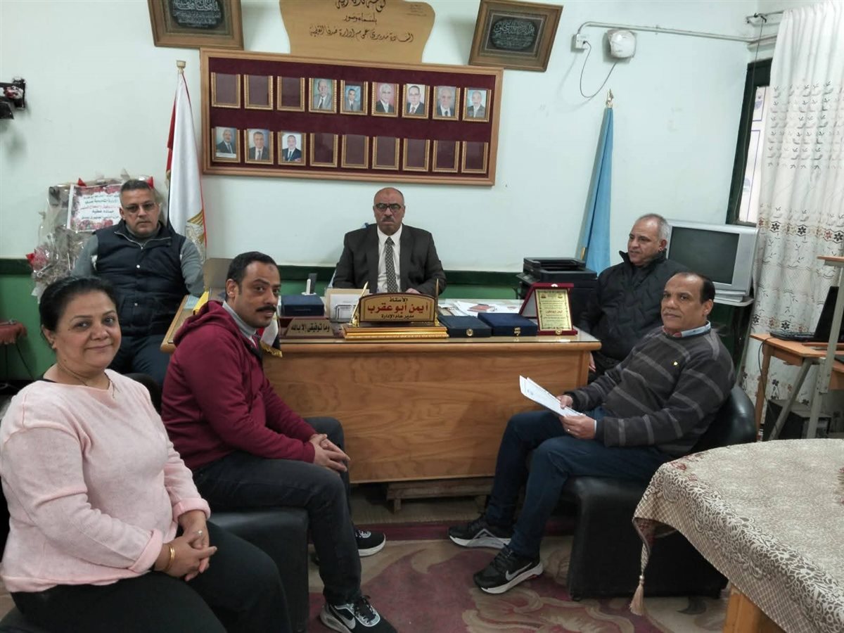 وكيل وزارة التعليم بأسيوط يعلن تشكيل غرفة عمليات متابعة حالة الطقس وغرف فرعية بالادارات