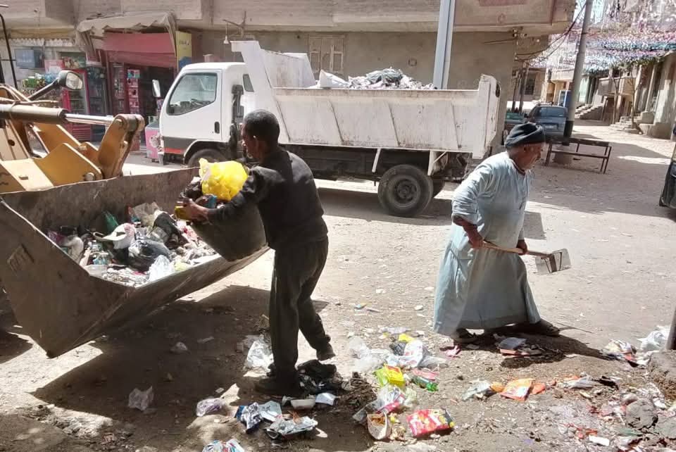 تكثيف حملات النظافة بمركز صدفا بأسيوط &nbsp;ورفع 141 طن مخلفات