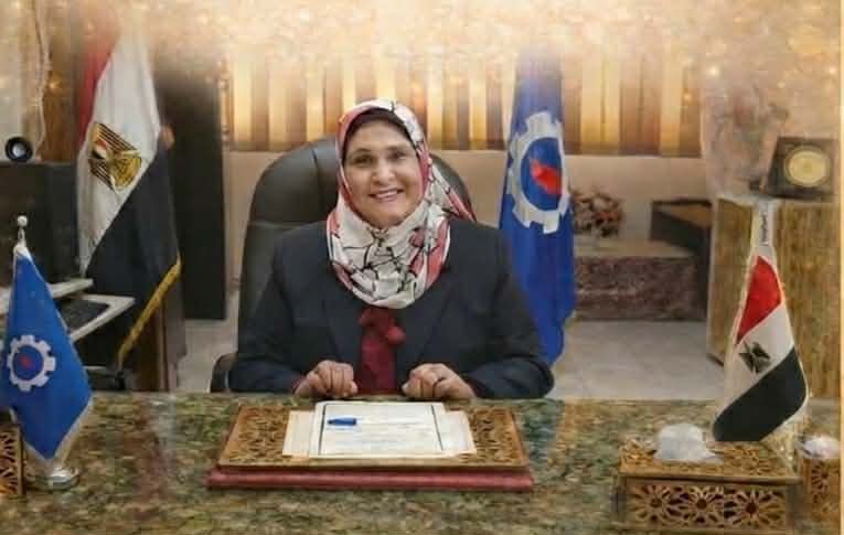 مدير تعليم السويس تتابع لتسليم إمتحانات مارس وتشدد على الإنضباط