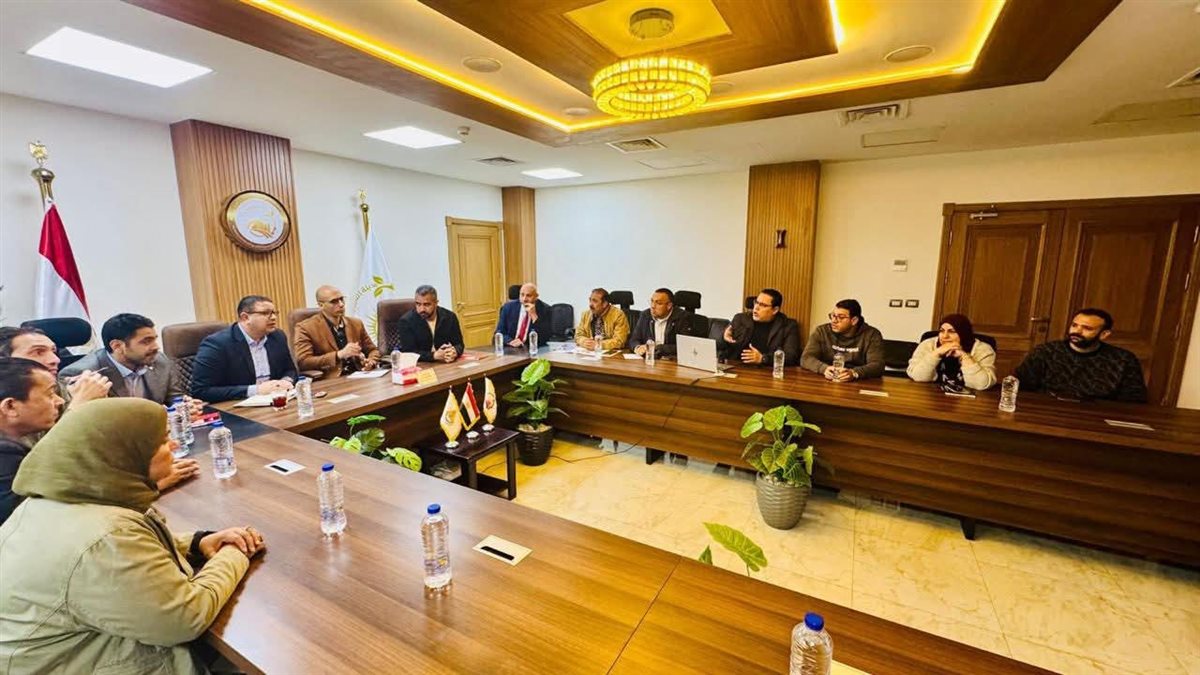 وزيرة الإسكان تتابع مستجدات توفيق الأوضاع بالأراضي المضافة لمدينتي 