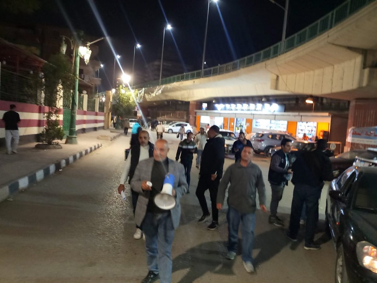 محافظ أسيوط: 33 محضرًا في يوم واحد ضد المخالفين لمواعيد غلق المحال.. ولا تهاون في تطبيق القانون