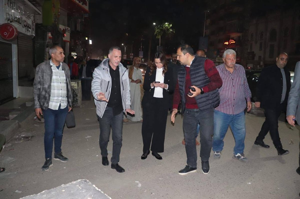 نائب محافظ الجيزة في جولة مفاجئة ببولاق الدكرور: غلق محال مخالفة وتشديد على النظافة والانضباط