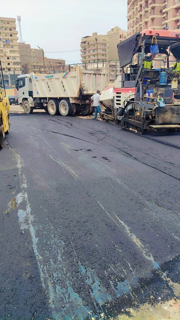 رصف وتطوير شوارع أسيوط لتعزيز السيولة المرورية