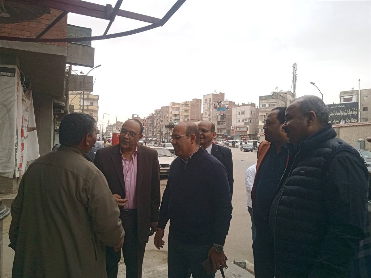 نائب السويس .. في جولة ميدانية بشوارع المدينة .. بعد أن أدي مهمته بمجلس النواب