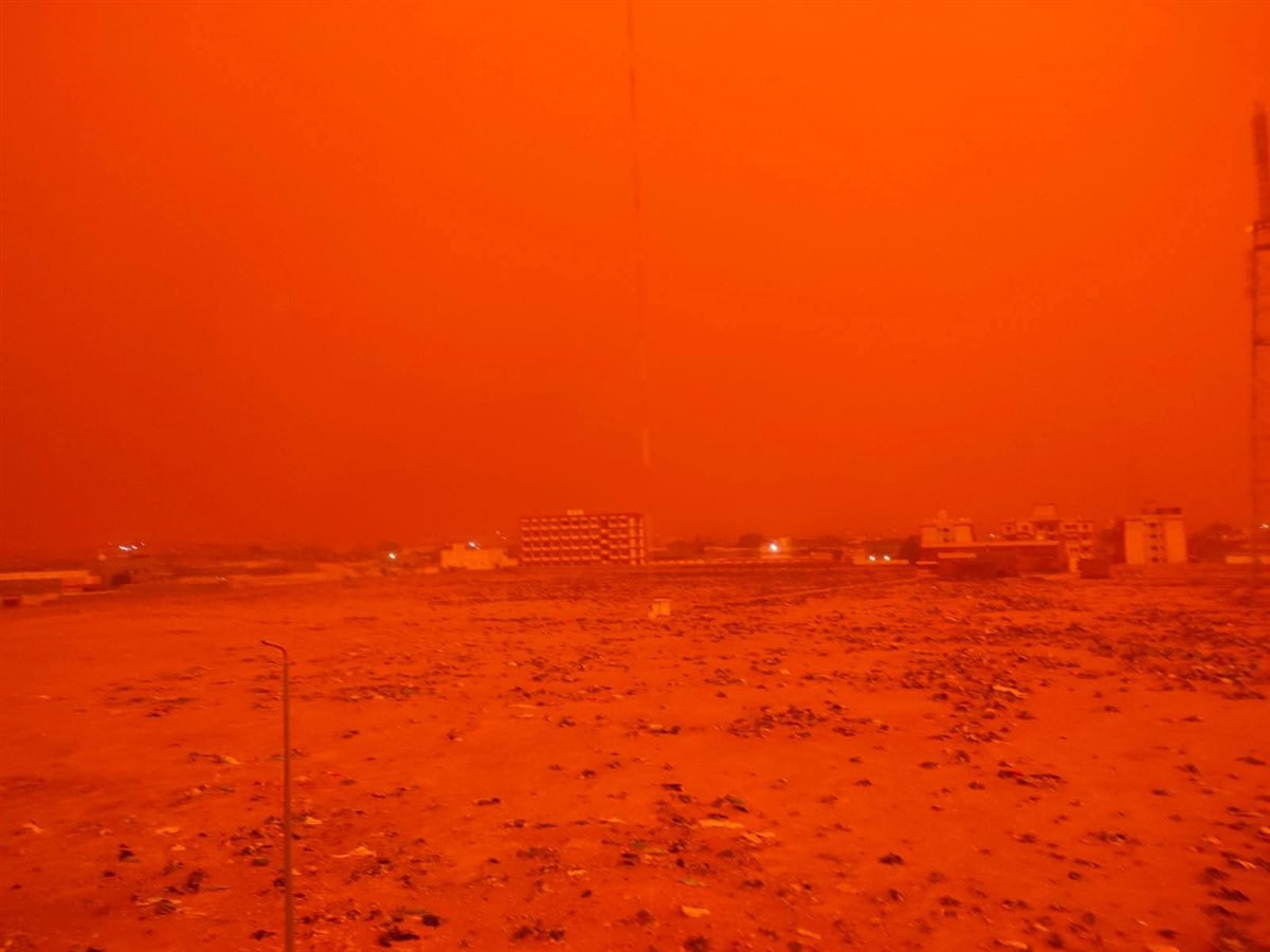 محافظ مطروح يقرر تعطيل الدراسة غدًا الخميس لسوء الأحوال الجوية وسقوط أمطار غزيرة