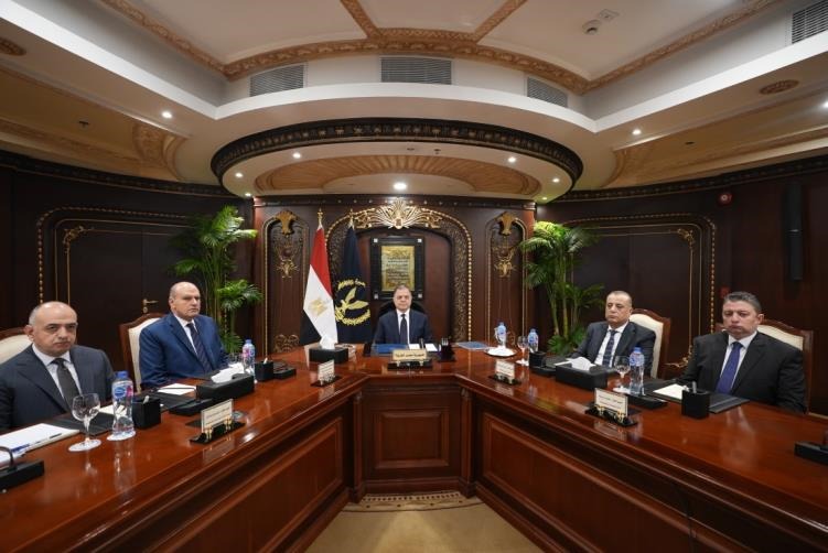 وزير الداخلية : تعزيز التكامل الأمني العربي ضرورة لمواجهة التصعيد الإقليمي ومخاطر الإرهاب والتكنولوجيا الحديثة