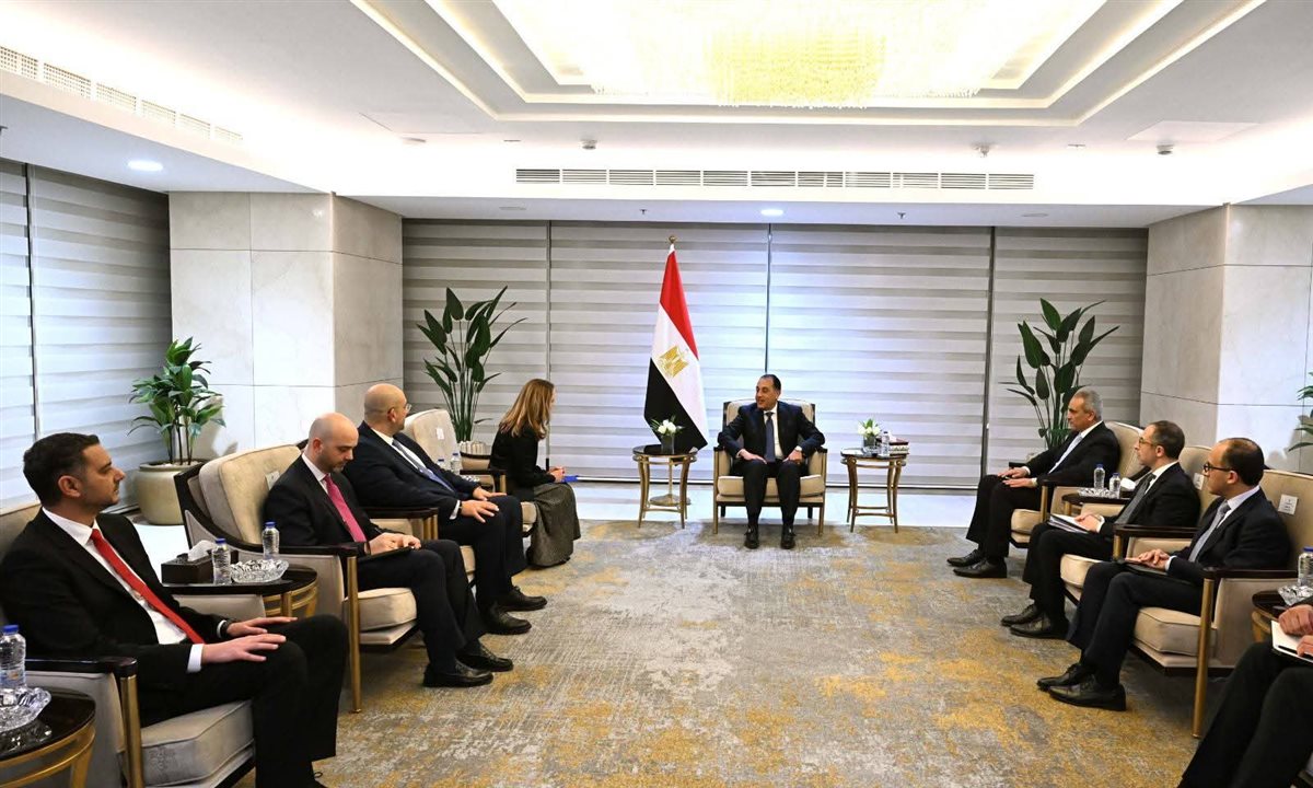 رئيس الوزراء يلتقي المديرة العامة للمنظمة الدولية للهجرة لبحث تعزيز التعاون في ملف الهجرة
