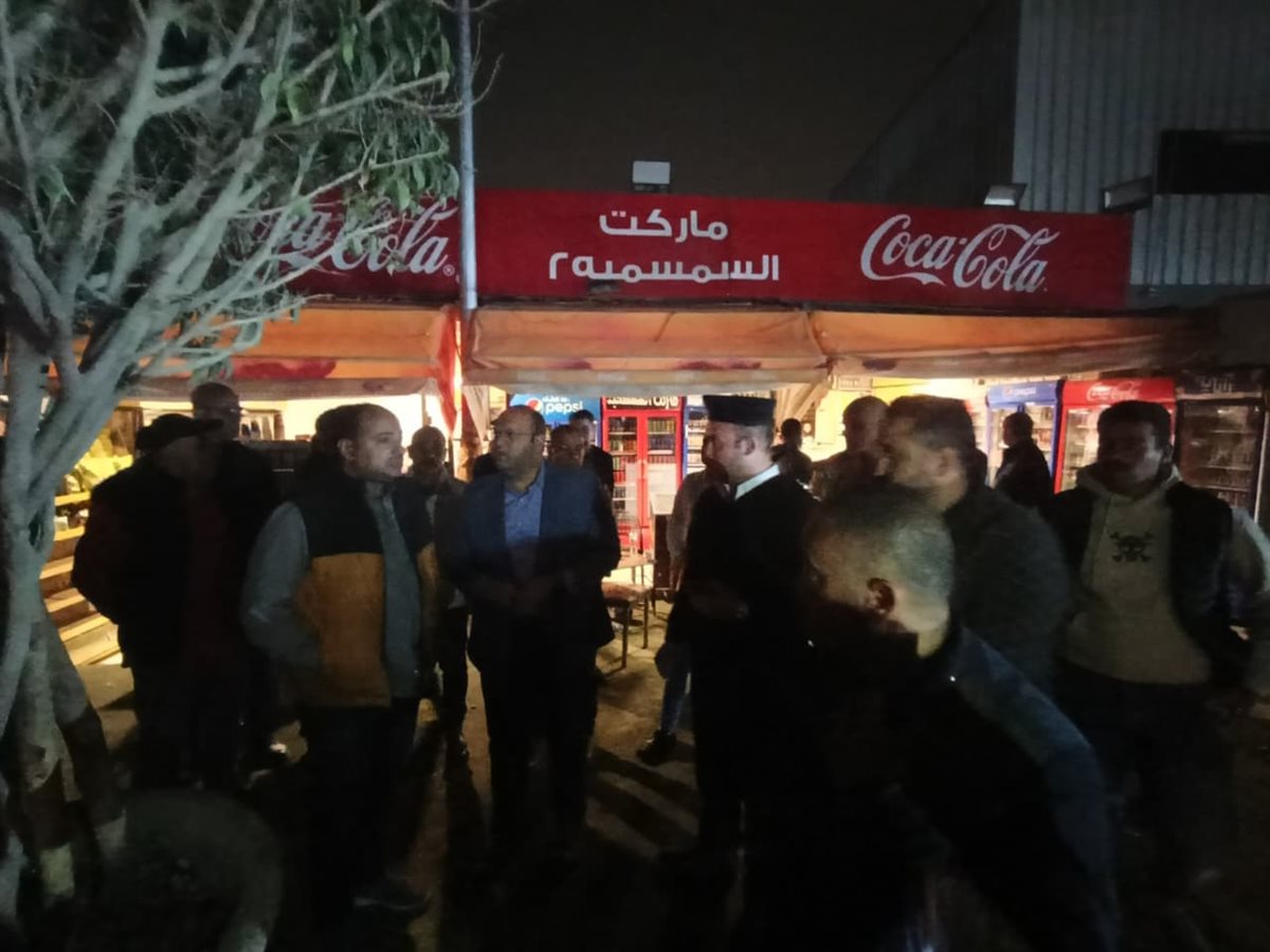 نائب محافظ الجيزة يقود جولة مفاجئة بأبو النمرس لمتابعة الالتزام بمواعيد غلق المحال وترشيد الكهرباء