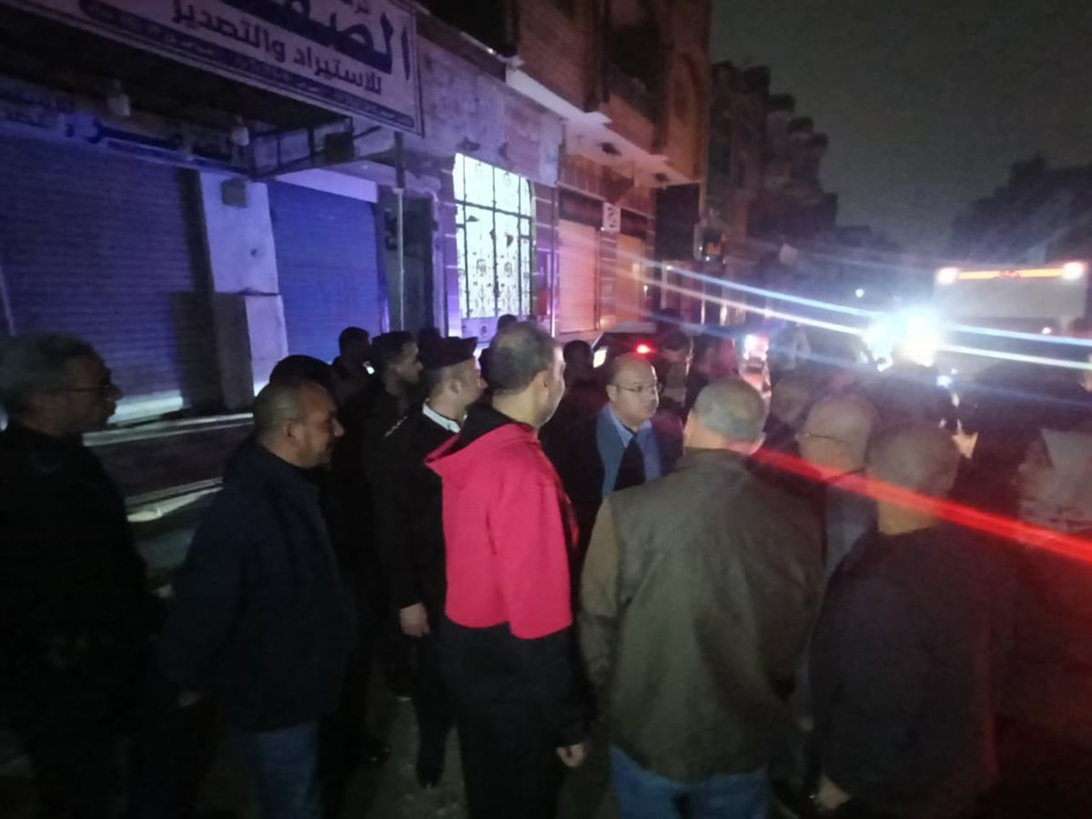 نائب محافظ الجيزة يقود جولة مفاجئة بأبو النمرس لمتابعة الالتزام بمواعيد غلق المحال وترشيد الكهرباء