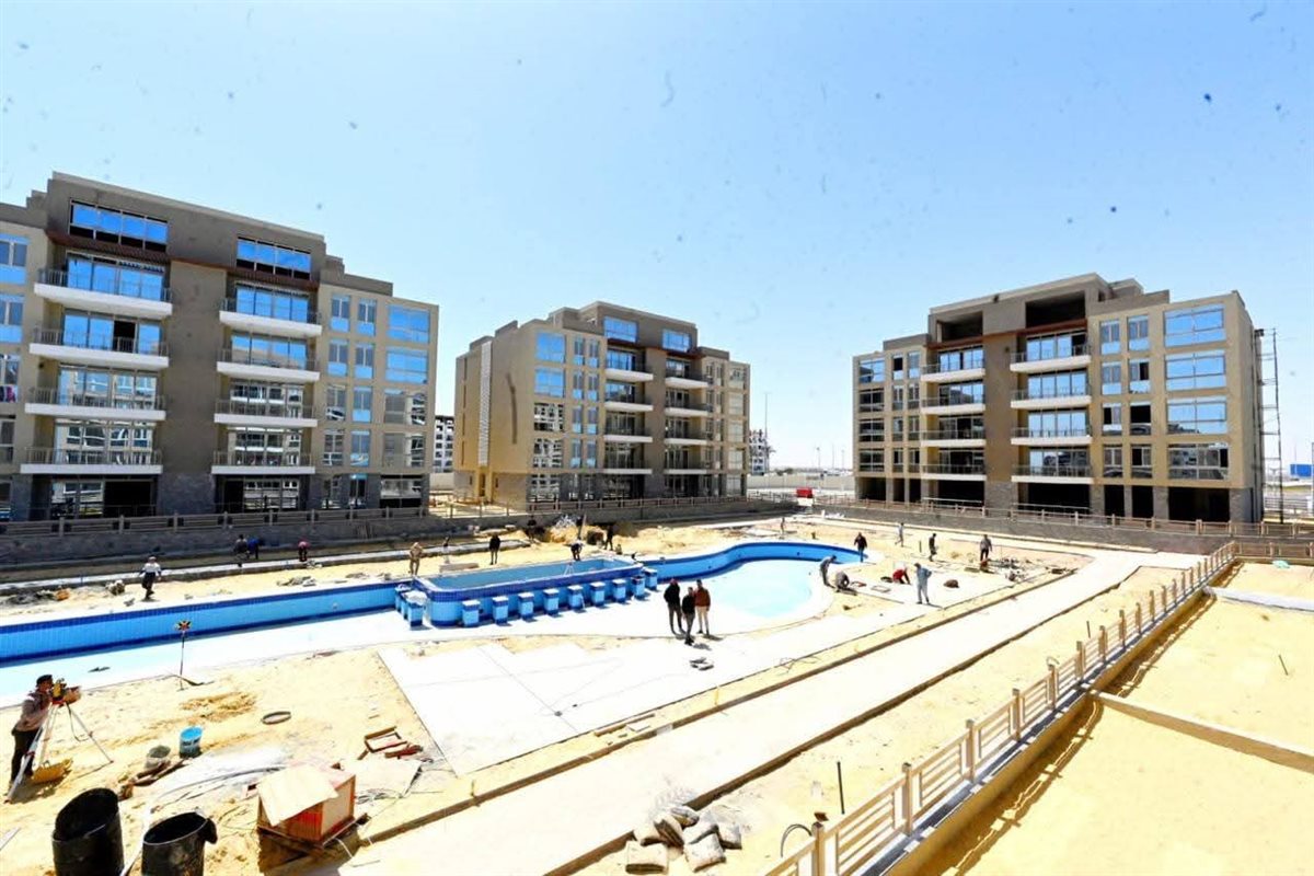 وزيرة الإسكان تتفقد مشروعات مارينا 8 و
