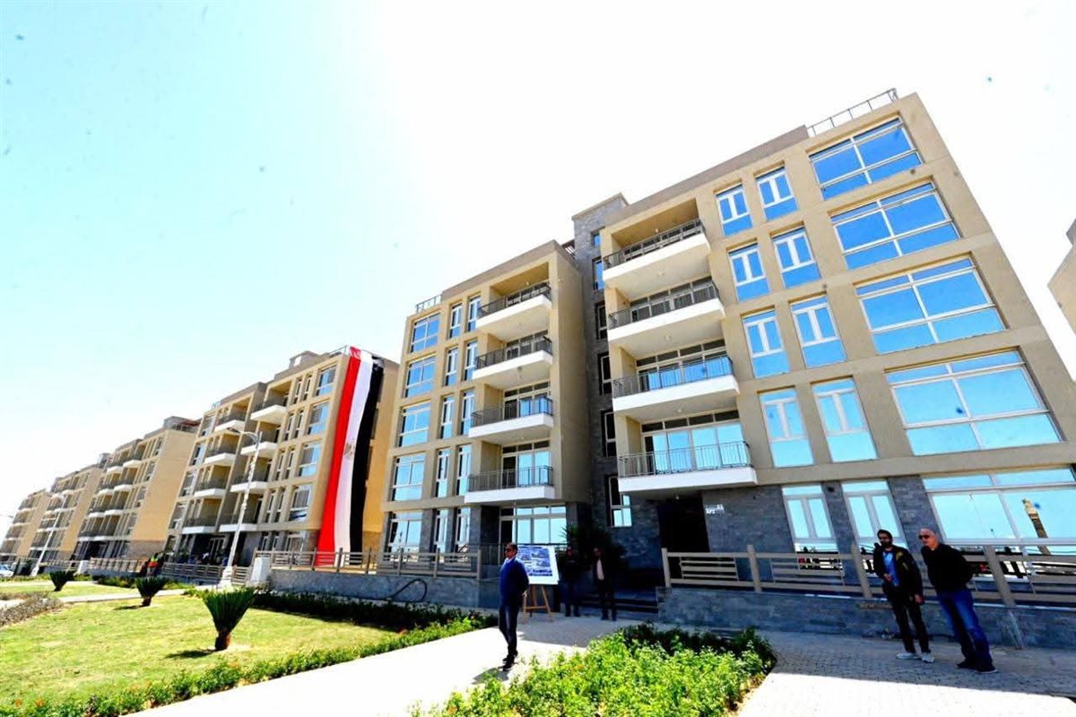 وزيرة الإسكان تتفقد مشروعات مارينا 8 و