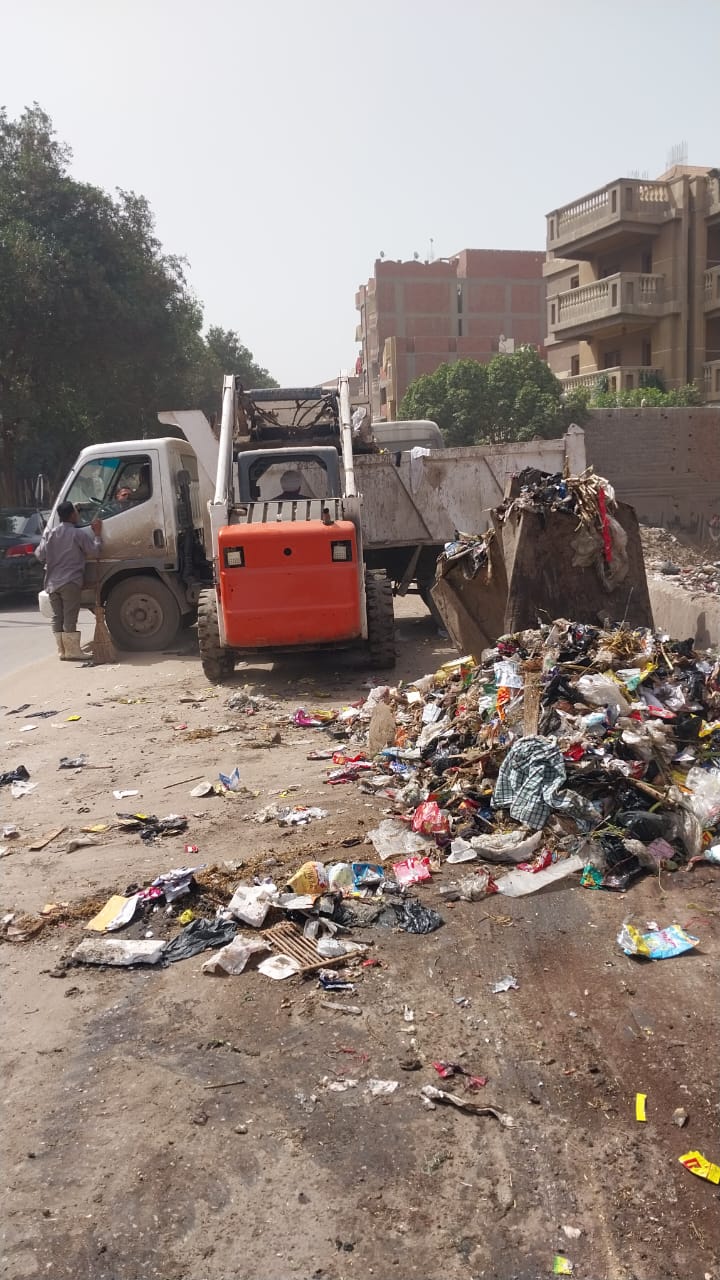 متابعة ميدانية لملف التصالح مع تكثيف أعمال النظافة بشوارع أبو النمرس