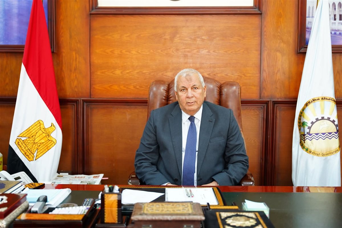 محافظ مطروح يعتمد عدد من عقود التقنين بمطروح ويُوجّه بسرعة استكمال الإجراءات