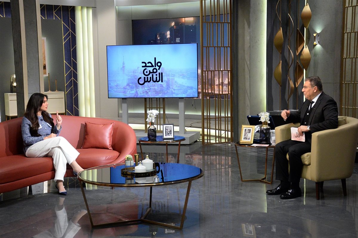 بعد نجاح «ميادة الديناري» في «علي كلاي» عمرو الليثي يُكرم درة