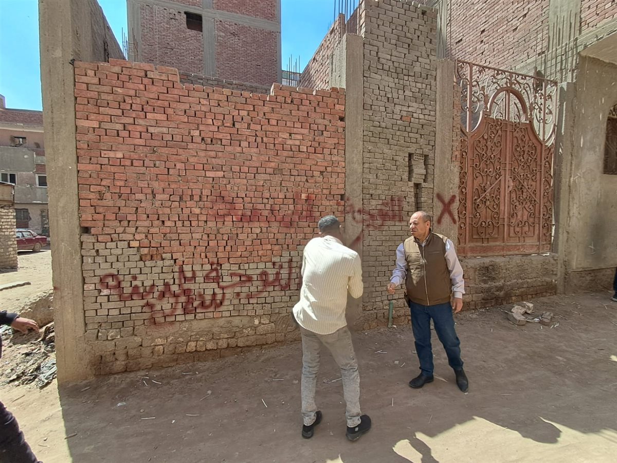 حملات ميدانية لرئيس مركز ومدينة أبو النمرس لمتابعة مخالفات البناء واستكمال إجراءات التصالح