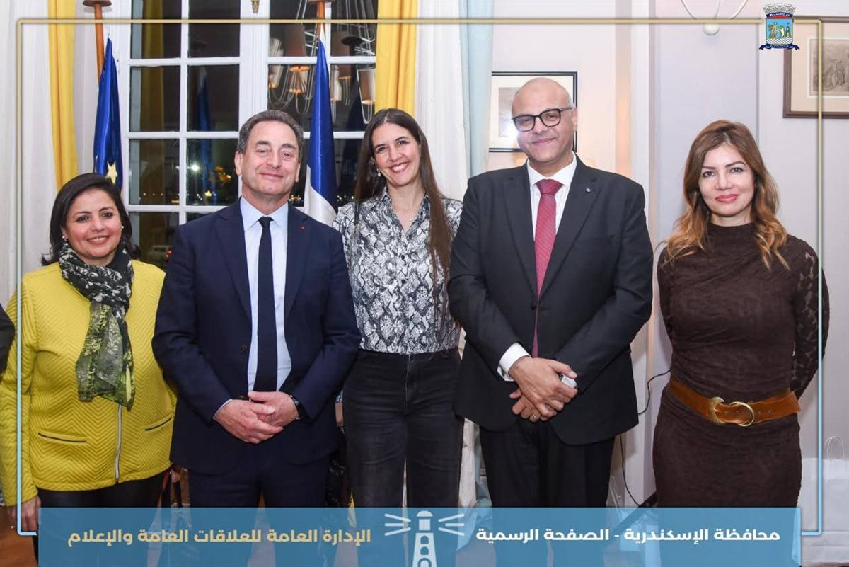 أقامت القنصلية العامة لفرنسا بالإسكندرية، اليوم، حفل استقبال بحضور السفير الفرنسي لدى مصر إيريك شوفالييه، وذلك على شرف المهندس أيمن عطية محافظ الإسكندرية، لتهنئته بتوليه مهام منصبه