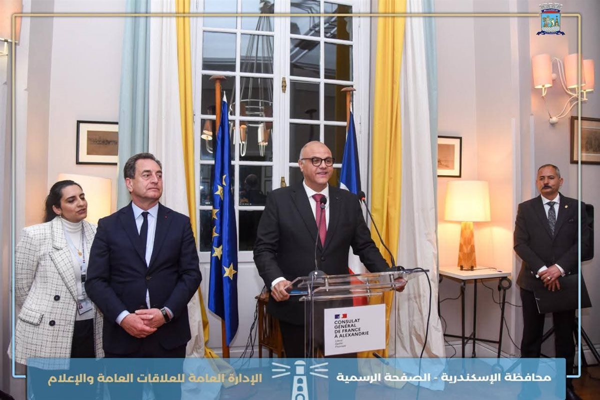 أقامت القنصلية العامة لفرنسا بالإسكندرية، اليوم، حفل استقبال بحضور السفير الفرنسي لدى مصر إيريك شوفالييه، وذلك على شرف المهندس أيمن عطية محافظ الإسكندرية، لتهنئته بتوليه مهام منصبه