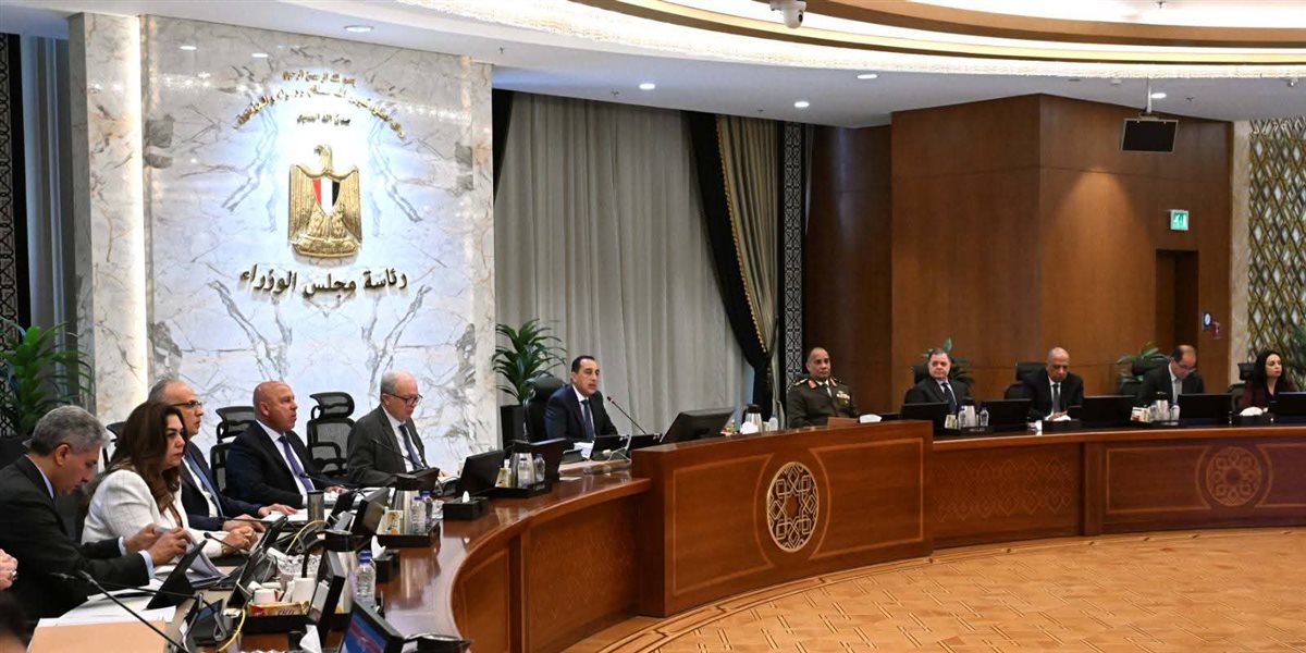 رئيس الوزراء يترأس الاجتماع الأسبوعي للحكومة ويهنيء المسيحيين بمناسبة عيد القيامة المجيد