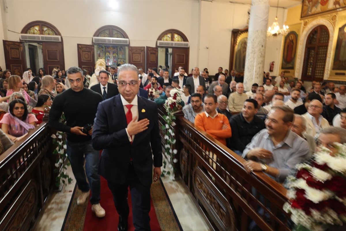 محافظ الجيزة الدكتور أحمد الأنصاري يهنئ أقباط الجيزة بعيد القيامة المجيد