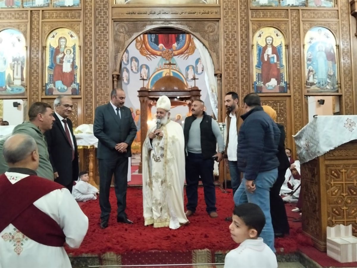 وفد حي الهرم أثناء زيارة الكنائس بمناسبة عيد الميلاد المجيد