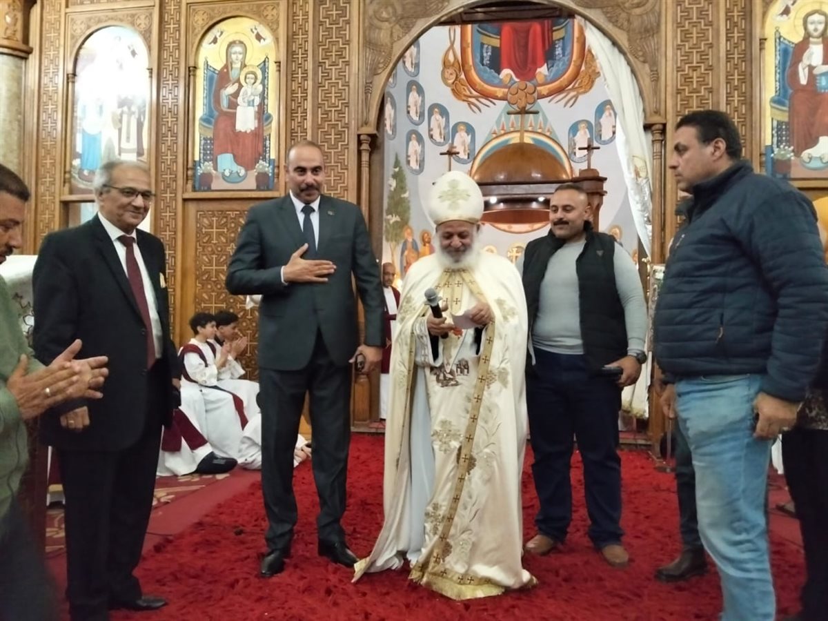 استقبال القيادات التنفيذية داخل الكنائس خلال جولة التهنئة
