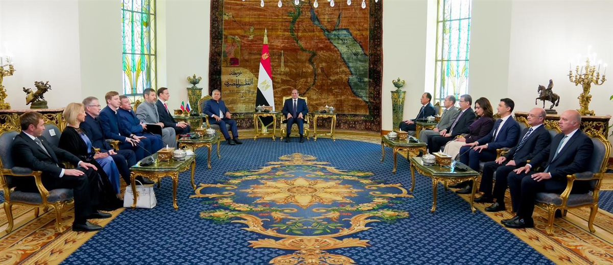 جانب من لقاء الرئيس السيسي وحرص مصر على العلاقات الاقتصادية والاستثمارية مع روسيا الاتحادية وجمهورية تتارستان