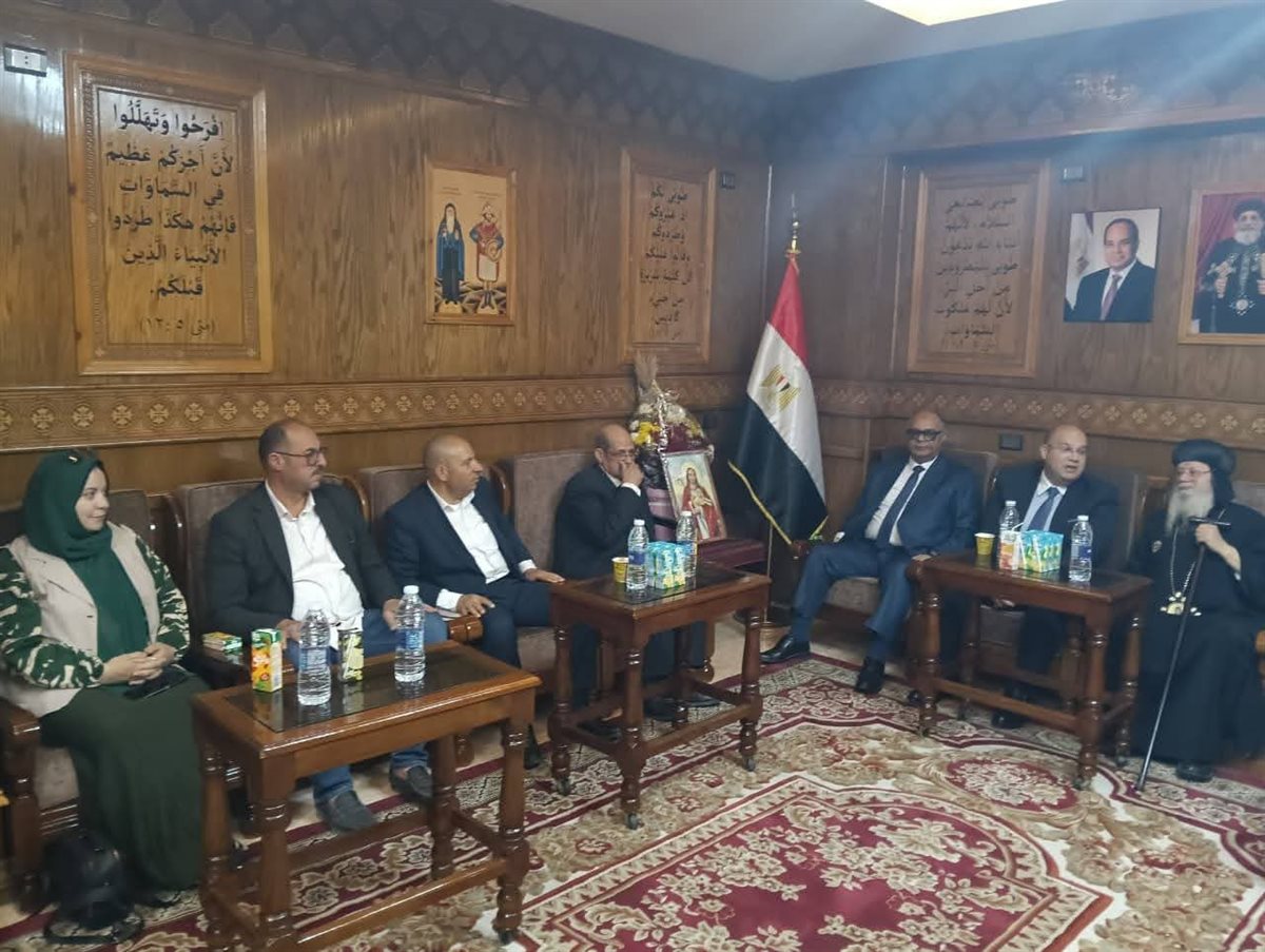 زيارة رسمية بالنيابة عن محافظ الجيزة لتهنئة الأخوة الأقباط بعيد القيامة المجيد&nbsp;