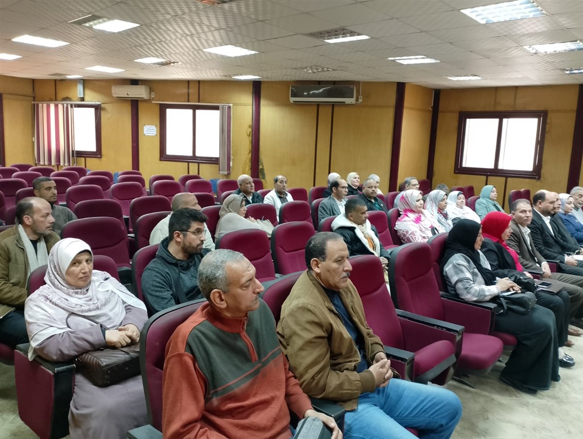 اجتماع وكيل تعليم البحيرة لمناقشة تطوير المدارس ورفع كفاءة الأداء