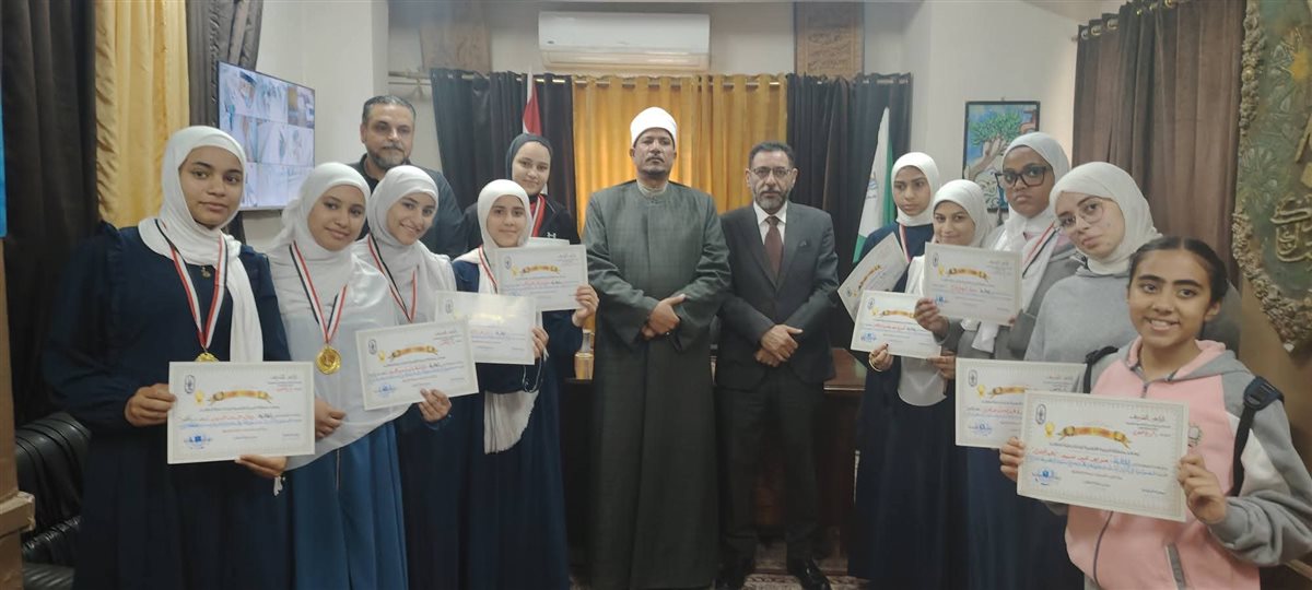 تكريم الطلاب بحضور قيادات الجيزة الأزهرية