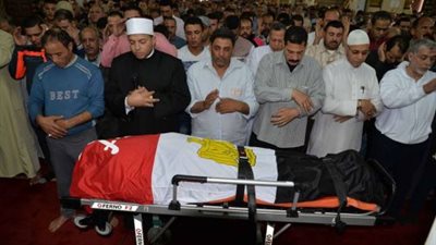 بالصور..مصر تودع شهدائها فى سيناء.. الدقهلية تودع شهيدها بجنازة شعبية فى المنصورة..والشرقية تودع شهيديها بهتافات الشعب يريد إعدام الإخوان ..وأهالي الفيوم يشيعون جنازة شهيدهم ويطالبون بالقصاص