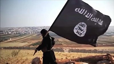بدء سماع الشهود في محاكمة سائق بتهمة الانضمام لتنظيم داعش الإرهابي بسوريا 