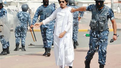 كاميرات المراقبة تسقط مصري حاول سرقة «معجون أسنان» بالكويت