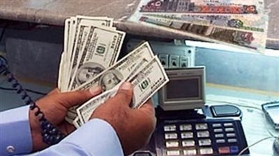 ضبط تجار عملة ومُخدرات خلال حملات أمنية بالمحافظات