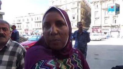 بالفيديو.. أهالي عقار الإسكندرية المنهار يفترشون الشارع