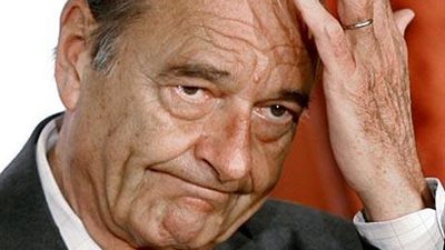 الرئيس فرنسا الأسبق يتلقى العلاج في مستشفى وزوجته تغادر