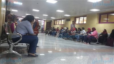 بالصور.. توافد طلاب جامعه 6 أكتوبر لدفع المصاريف الدراسية