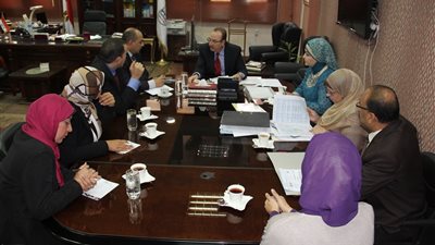 محافظ بني سويف يجتمع بوفد جهاز تنمية التجارة الداخلية