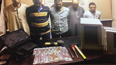 بالصور .. الإيقاع بعصابة غاندي بعد 5 عمليات سطو وسرقة بالقاهرة والجيزة 
