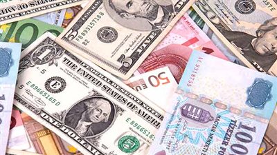 تعرف علي أسعار العملات الأجنبية والعربية مقابل الجنيه بالسوق السوداء 