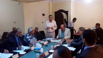 بالصور.. رئيس مياه القناة يقرر تشكيل لجنة لتحليل صرف المناطق الحرة