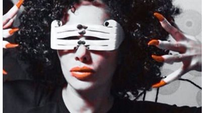نيكول سابا تشارك جمهورها في الاحتفال 