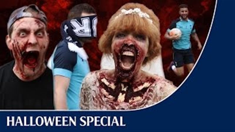 لاعبو كرة القدم يحتفلون