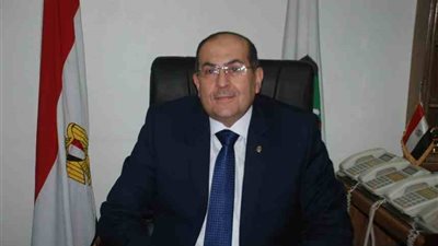 محافظ سوهاج يعرض تقريرا حول إجراءات مواجهة السيول
