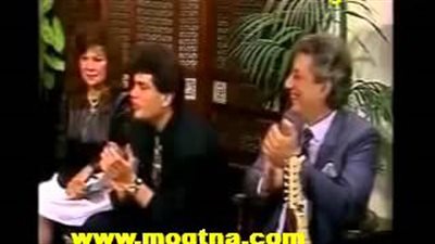بالفيديو.. عمرو دياب يغني 