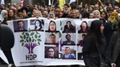 تظاهرات فى أوروبا للمطالبة بـ