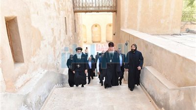 بالصور.. وفد الكنيسة الروسية يزور دير السيدة العذراء السريان